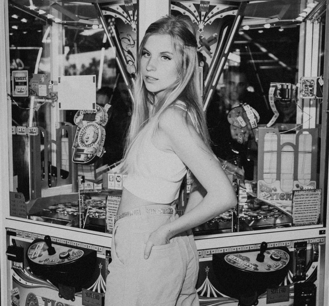 Lucy Cloud Gets “Jealous” of Her BFF in New Single (Premiere) – Celeb Secrets