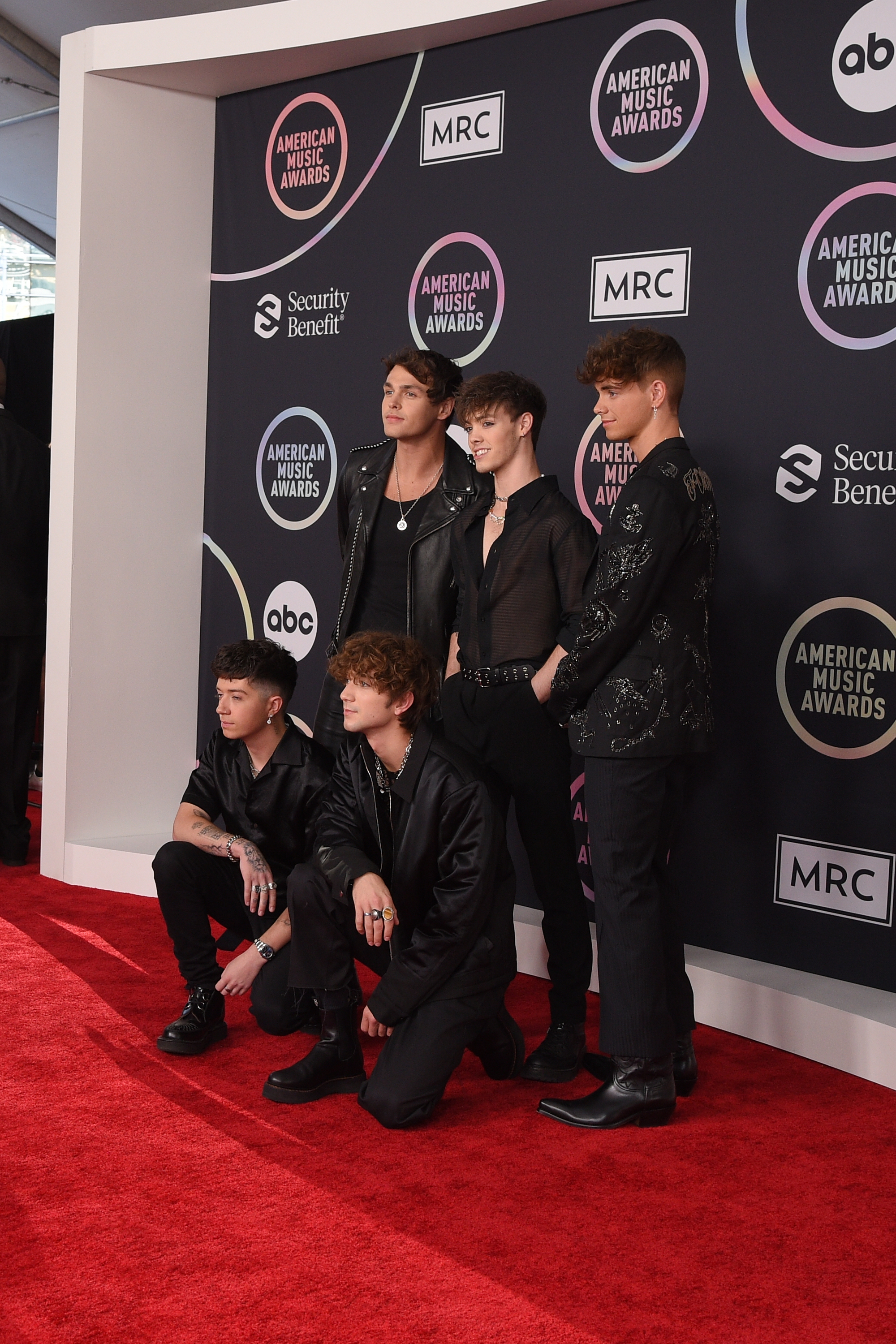 2021 American Music Awards: See all the Best Looks from Nominees, Presenters, Performers & More