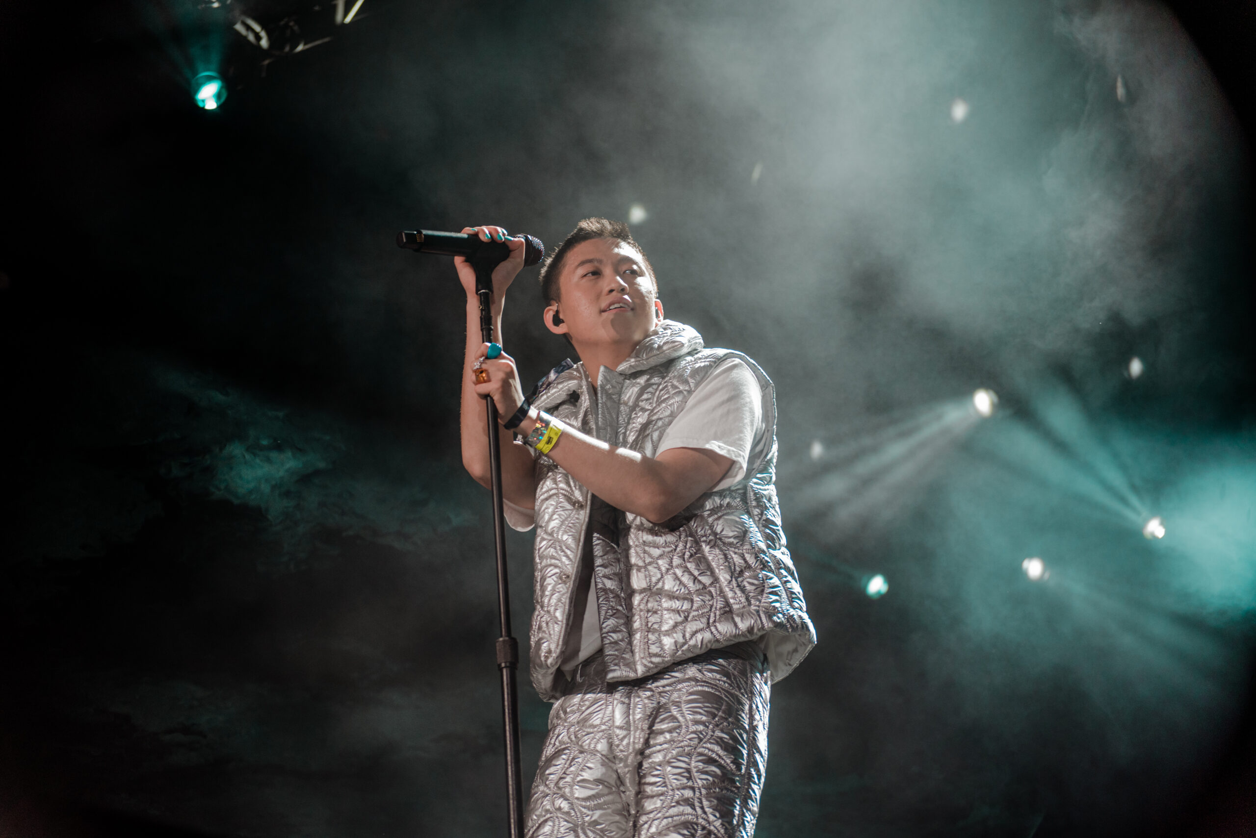 Joji, Niki, Rich Brian, Saweetie & More Bring Asian Culture to Life at 2021 Head In The Clouds Festival in Pasadena