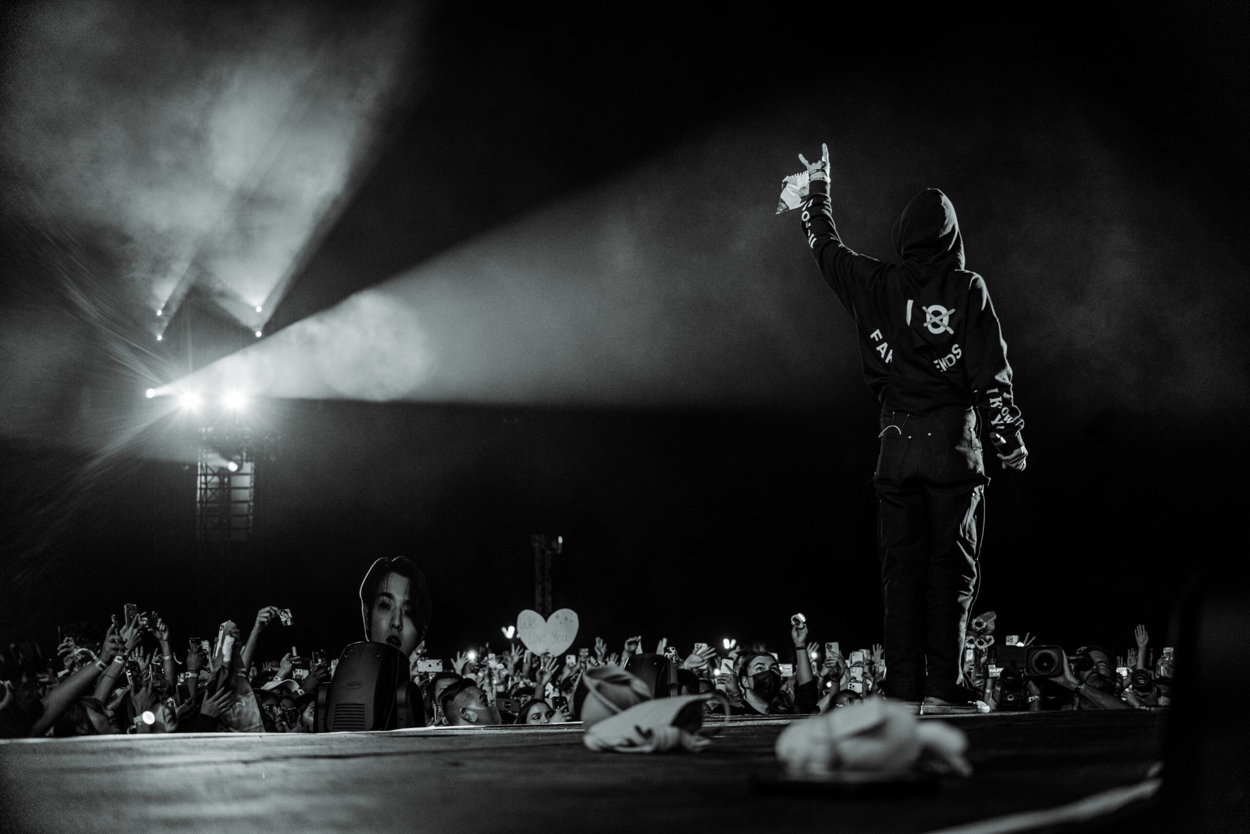 Joji, Niki, Rich Brian, Saweetie & More Bring Asian Culture to Life at 2021 Head In The Clouds Festival in Pasadena