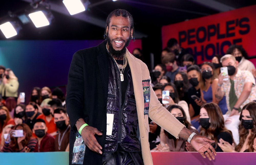 2021 People’s Choice Awards: See the Best Looks from the Red Carpet