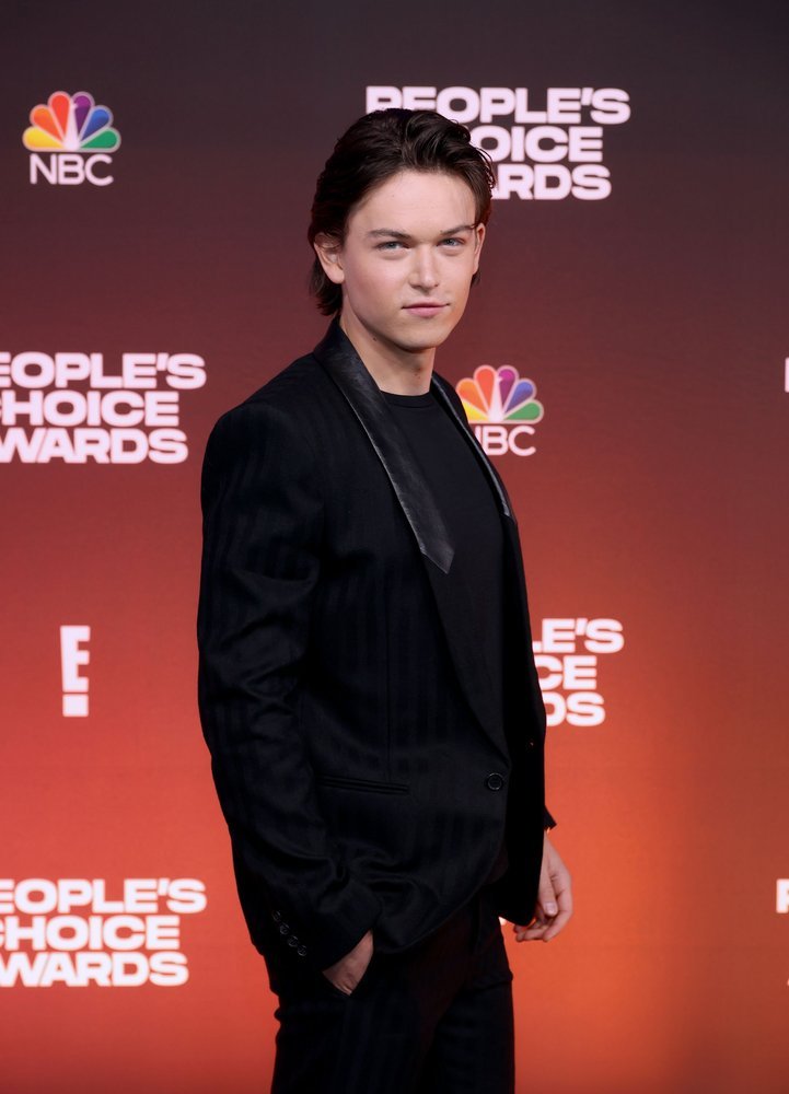 2021 People’s Choice Awards: See the Best Looks from the Red Carpet