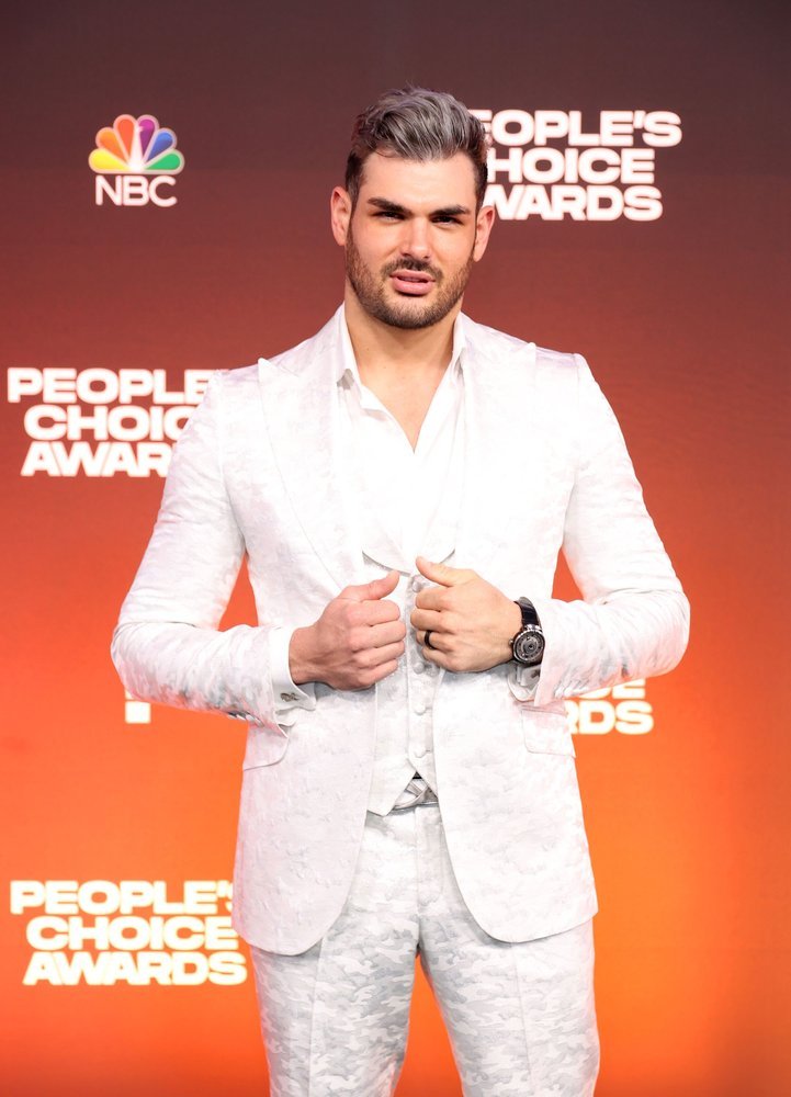 2021 People’s Choice Awards: See the Best Looks from the Red Carpet