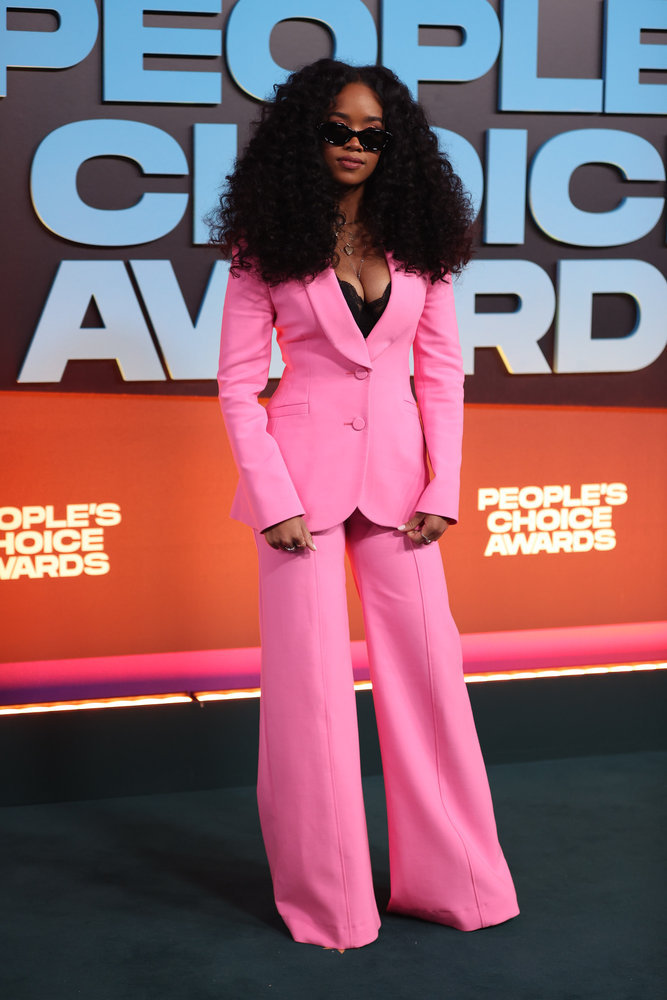 2021 People’s Choice Awards: See the Best Looks from the Red Carpet