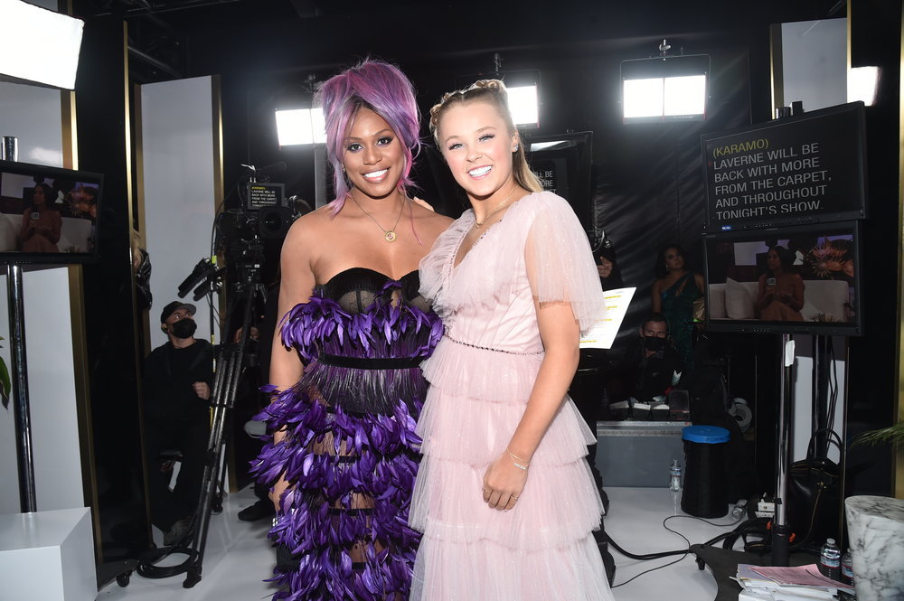 2021 People’s Choice Awards: See the Best Looks from the Red Carpet