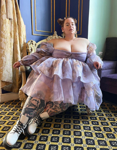 Tess Holliday Is 'Really Struggling' with Her Body Image