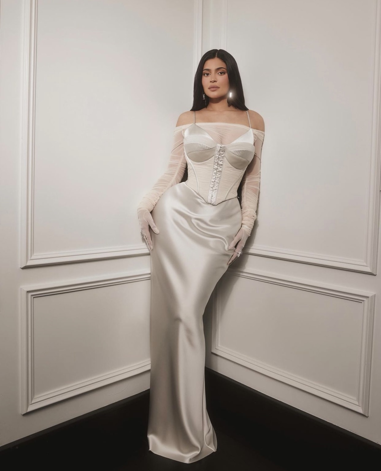 Kylie Jenner Sparks Engagement Rumors In An All White Dress Celeb Secrets