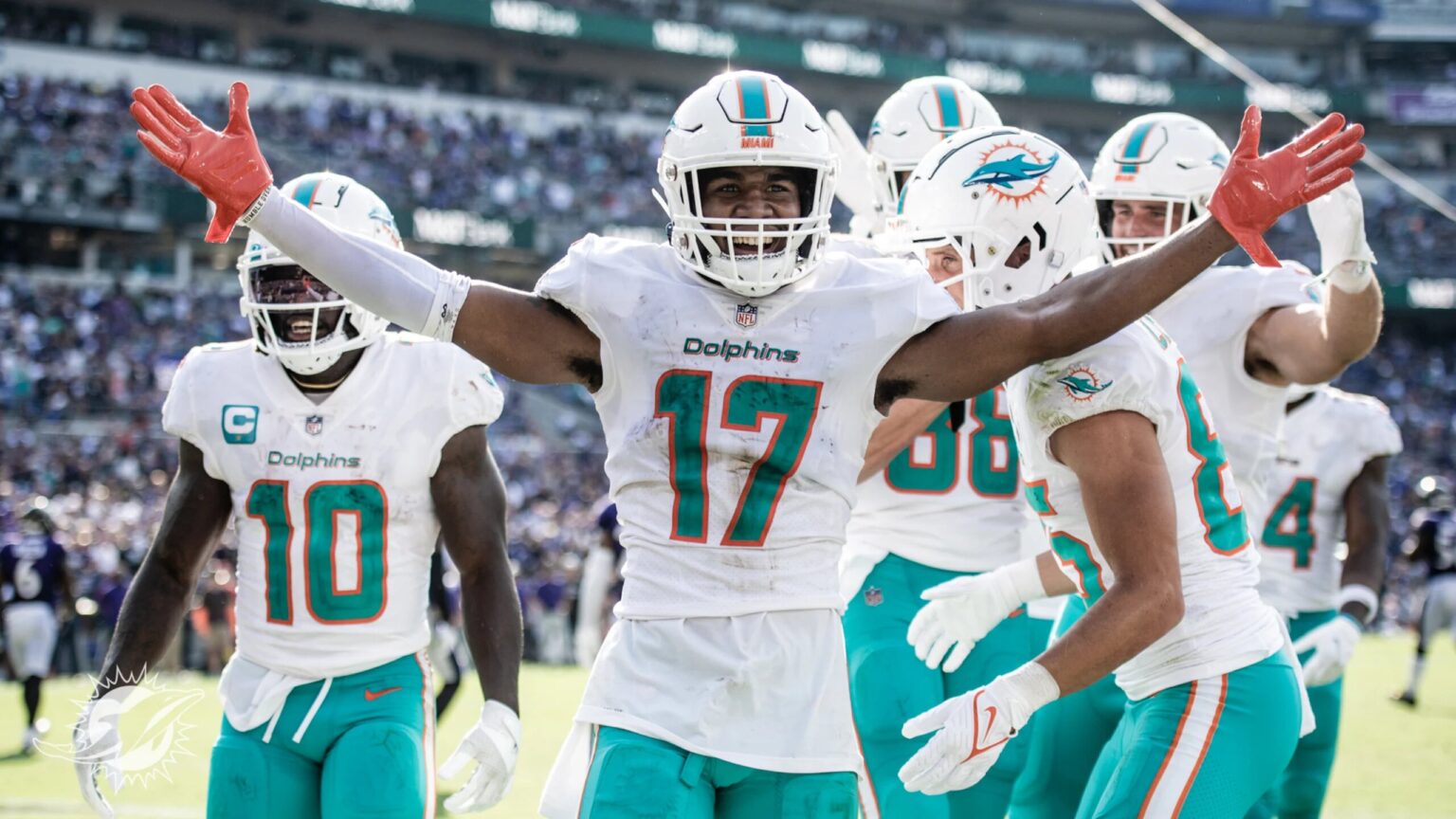 Tua, Hill, and Waddle Star in Dolphins’ Epic 42-38 Comeback Win Over ...