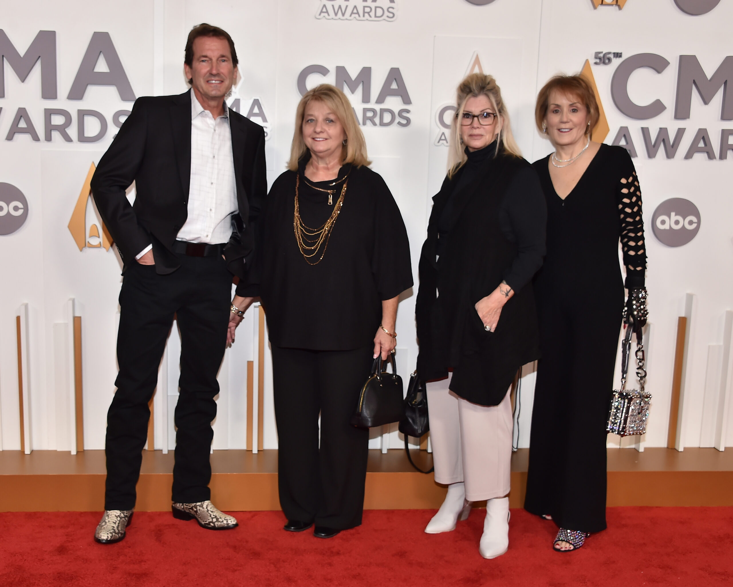 2022 CMA Awards – See All the Best Looks from the Red Carpet
