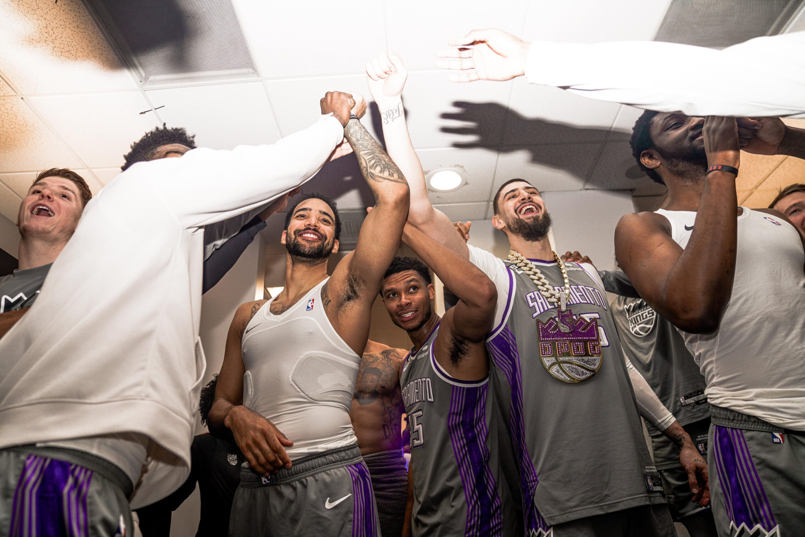 Kings clinch 1st playoff berth since 2006, ending 16-season drought