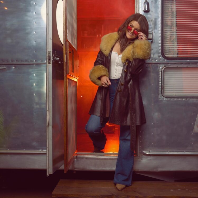 Mae Estes Flirts With Bad Temptations In New Single “What I Shoulda Done” (Listen)