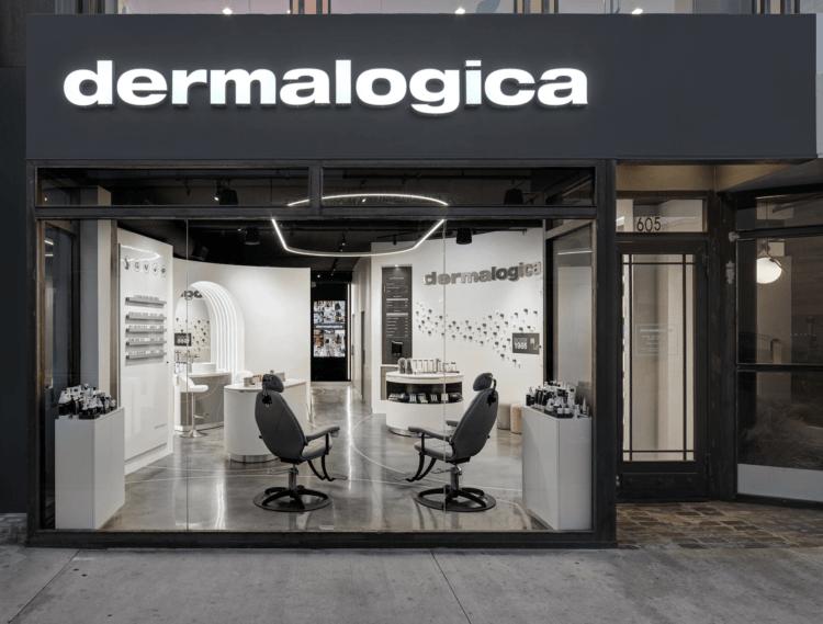 This 60-Minute Facial is the Ultimate Skincare Glow Up Your Mom Needs This Mother’s Day