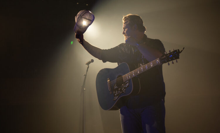 ERNEST Enlists in Darius Rucker, HARDY, Chase Rice, Mitchell Tenpenny & More for Epic ‘Stars for Second Harvest’ Show in Nashville (Review)