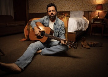 Old Dominion’s Brad Tursi Talks Revealing Who He Really Is with Debut Solo Album “Parallel Love” (Exclusive)