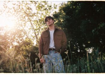 Alex Sampson Gives the Golden Age of Music a Modern Glow Up with New Album “Hopeless Romantic”(Listen)