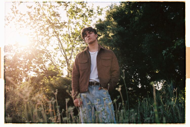 Alex Sampson Gives the Golden Age of Music a Modern Glow Up with New Album “Hopeless Romantic”(Listen)