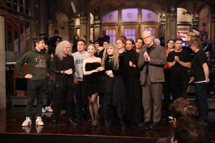 Ariana Grande Returns to SNL to Celebrate 50 Years – Watch the Best Moments