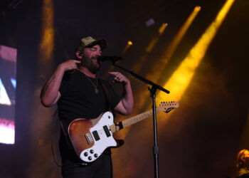 Lee Brice Gears Up for a Transformative 2025: New Music and the “You, Me & My Guitar” Tour (Exclusive)