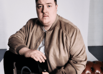 Irish Viral Sensation Gareth Says His Mom ‘Broke Down in Tears’ After Hearing New Single “Quiet In This House” That Was Inspired By Her (Exclusive)