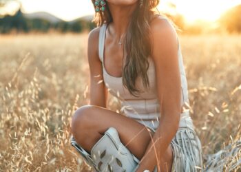 Annie Bosko Talks Redefining What It Means to Be a “Country Cowgirl” in New Track (Exclusive)