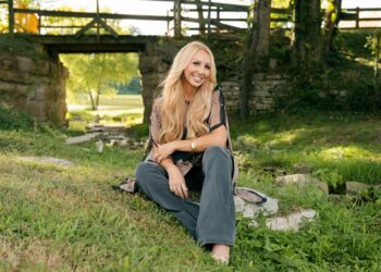 Becca Bowen’s New Single “Mama’s Prayer” Is the Soulful Country Anthem You Need Right Now (Premiere)