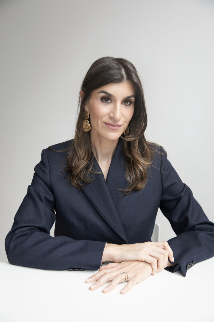 Zillennial Finance Expert “Mrs Dow Jones” Shares How Jewelry Insurance is Part of the Financial Glow Up You Need This Holiday Season (Exclusive)