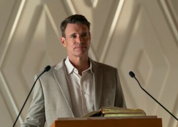 Scott Foley Opens Up About New Wonder Project Series “It’s Not Like That” And Why Heartfelt Family Dramas Are His Favorite To Make (Exclusive)