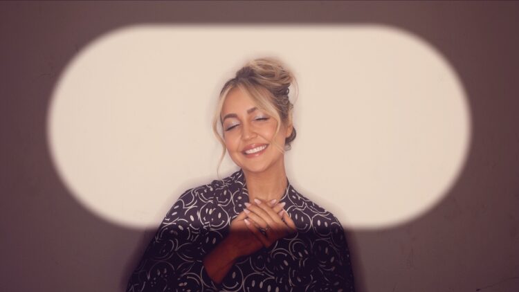 Meghan Linsey Gets Real About Heartbreak, Turning 40, Creative Freedom & Confidence with New Chapter of Music (Exclusive)