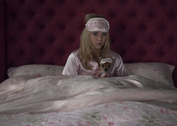 Your First Look at Elle Woods Navigating the Ultimate ’90s High School Nightmare is Here – Watch the “Elle” Tailer Now