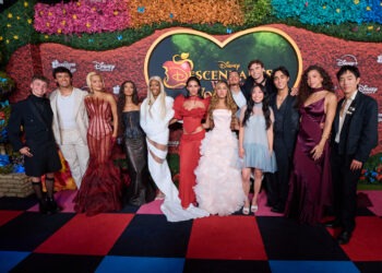 Liamani Segura Spills on Sisterly Love with Kylie Cantrall & Honoring OG Disney Royalty in ‘Descendants: Wicked Wonderland’ (Exclusive)