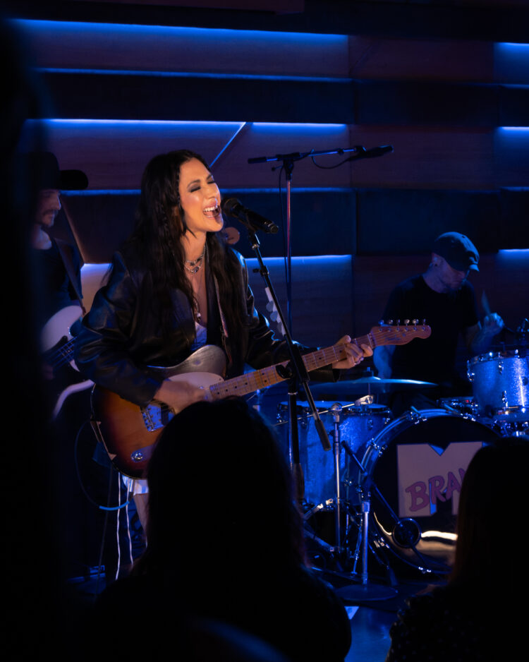 Michelle Branch Brings the TRL Era Back to Life While Announcing New Music, EP and Nationwide ‘Everywhere and Back Again’ Tour