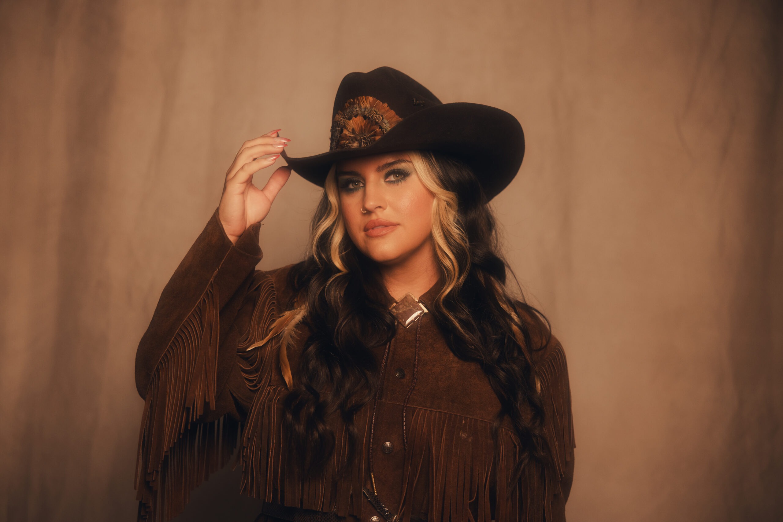 Taylor Austin Dye Drops Fiery Breakup Track “First” & Talks First-Ever Radio Hit, Opry Tears & Stage Surprises (Exclusive)