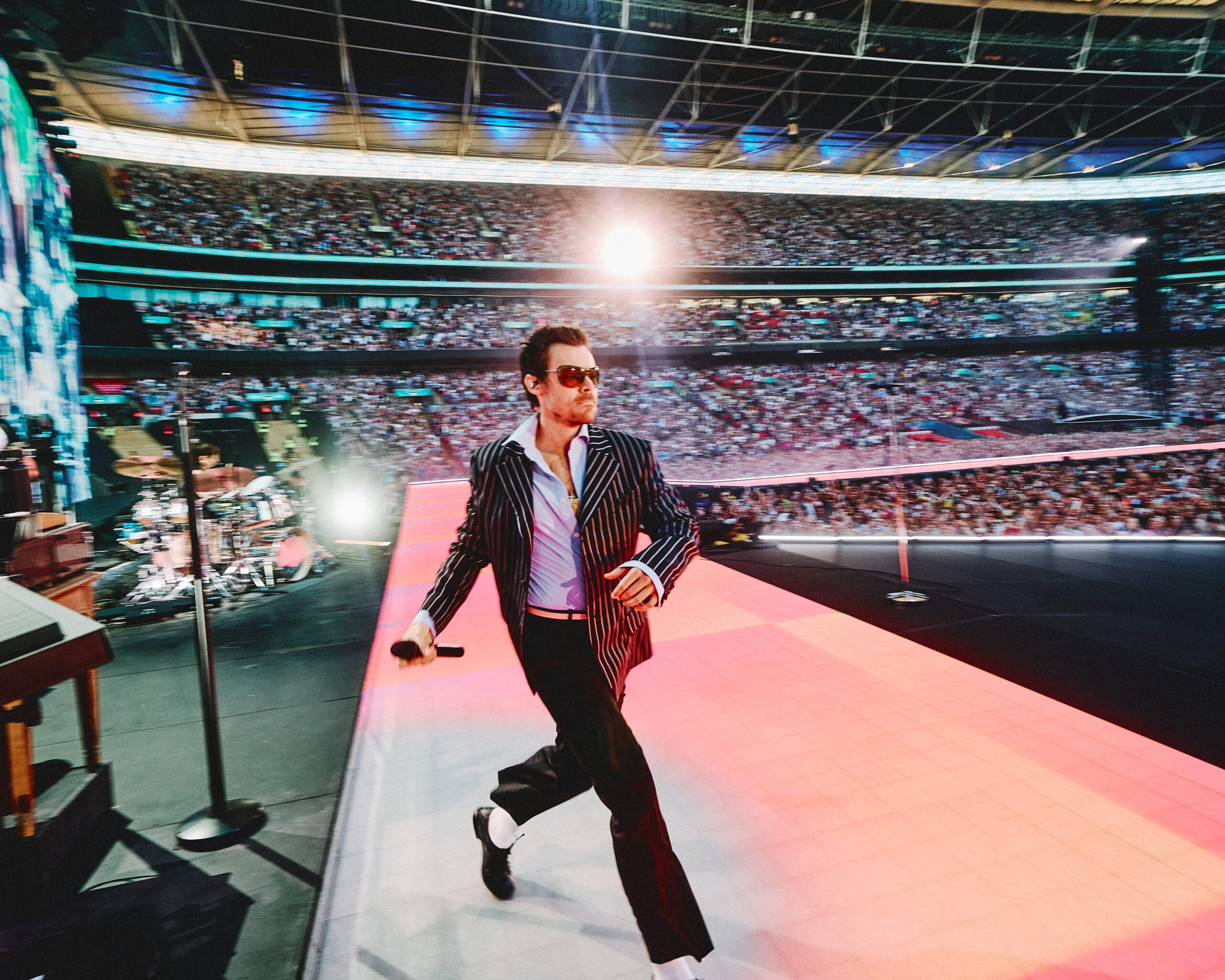 Harry Styles Kicks Off His Record-Breaking Wembley Residency With One Direction Nostalgia, Shania Twain & Other Major Moments