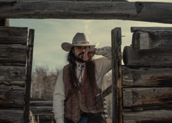 Ian Munsick Is Bringing the West to the Rest: Inside His Wildest Career Chapter Yet With ‘The Mountain Goat,’ Red Rocks and More